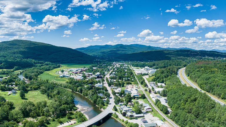 An arial view of a Vermont town.